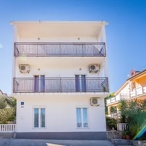  Apartament Cheap Tanja